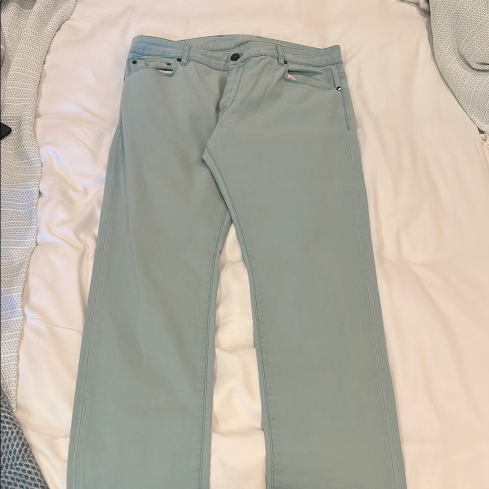Gray Straight Jeans with Versatile Style